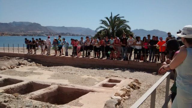 Los escolares celebran el día de los museos con una visita a los yacimientos arqueológicos, Foto 1