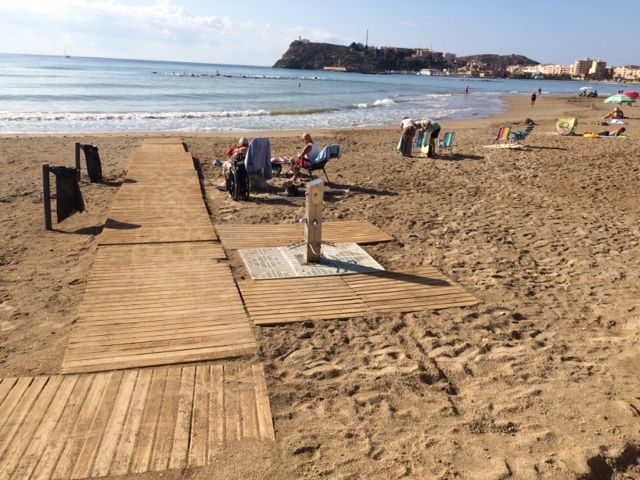 El ayuntamiento mejora instalaciones y accesos en playas de cara a la nueva temporada de verano, Foto 3