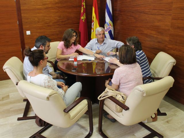 El Ayuntamiento de Jumilla renueva el convenio con Cáritas Jumilla para el ejercicio 2015 - 1, Foto 1