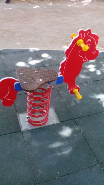 El Jardín de San Antón ya cuenta con toda la zona de juegos infantiles renovada al completo - 3, Foto 3