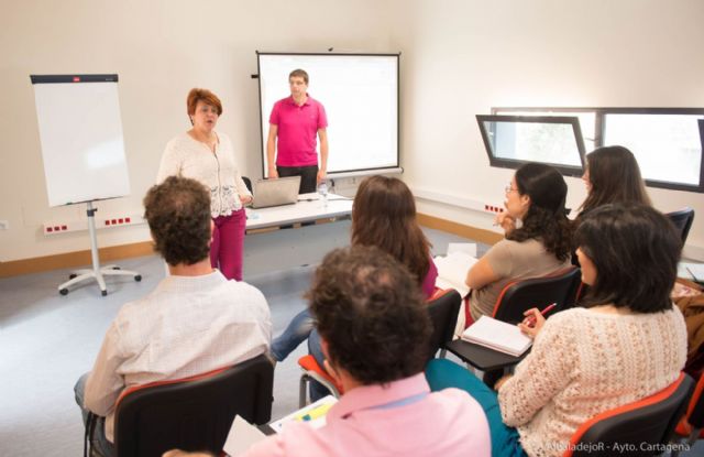 Cerca de una veintena de alumnos se prepara para ser Guía Oficial de Turismo - 1, Foto 1