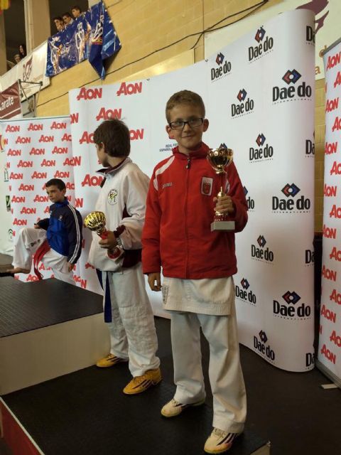 El karateka alguaceño Bernardo Abenza se cuelga un bronce nacional - 1, Foto 1