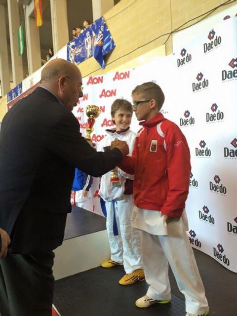 El karateka alguaceño Bernardo Abenza se cuelga un bronce nacional - 2, Foto 2