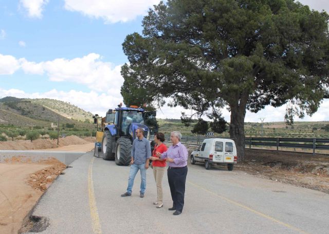 El alcalde visita las obras de construcción de la rotonda que facilitará el acceso a la Hoya Torres - 2, Foto 2
