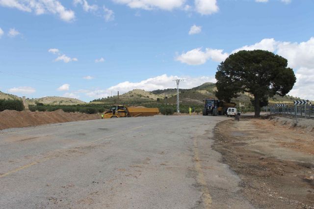 El alcalde visita las obras de construcción de la rotonda que facilitará el acceso a la Hoya Torres - 3, Foto 3