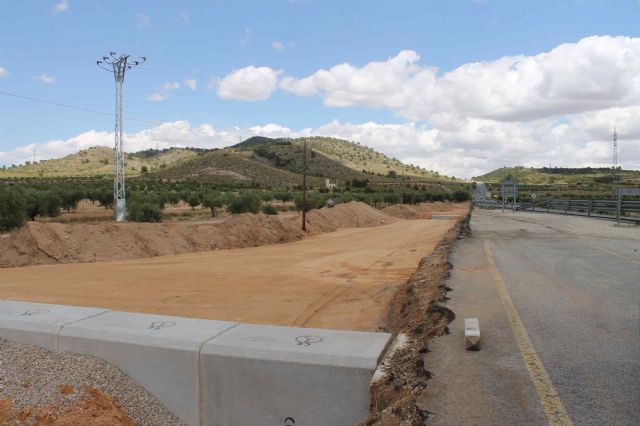 El alcalde visita las obras de construcción de la rotonda que facilitará el acceso a la Hoya Torres - 4, Foto 4