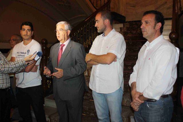 La Corporación Municipal recibe al FC Jumilla, campeón del grupo murciano de Tercera División - 5, Foto 5