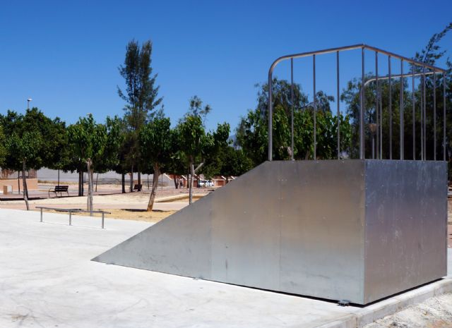 Los patinadores de Ceutí ya disfrutan de una pista de skate en el Parque de la Tejera - 1, Foto 1