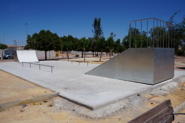 Los patinadores de Ceutí ya disfrutan de una pista de skate en el Parque de la Tejera - 2, Foto 2