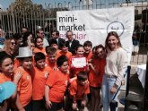 Ms de 450 alumnos de Primaria y Secundaria venden los productos de sus 18 miniempresas en el mercado de Lorca