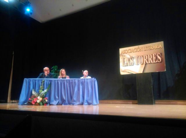 Sonetos, romances y letrillas en los Jueves Literarios de Las Torres de Cotillas - 1, Foto 1