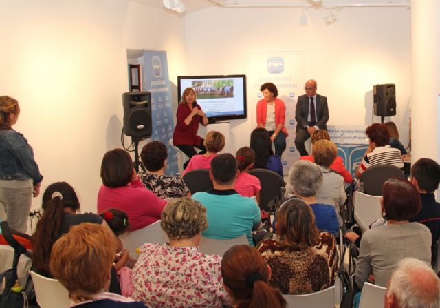 Más de 100 vecinos participan en un encuentro con la Alcaldesa y la candidatura del PP en Puerto Lumbreras - 2, Foto 2