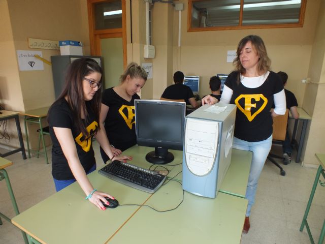 Alumnos de Gestin Administrativa del IES Felipe de Borbn de Ceut, 