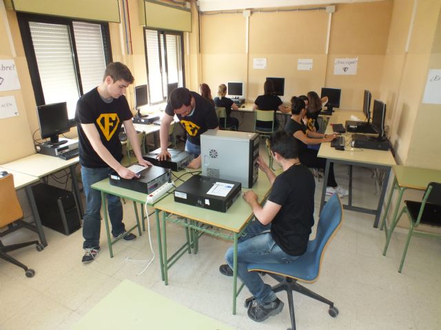 Alumnos de Gestin Administrativa del IES Felipe de Borbn de Ceut, 