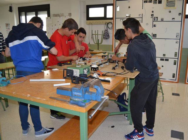 Alumnos de Gestin Administrativa del IES Felipe de Borbn de Ceut, 