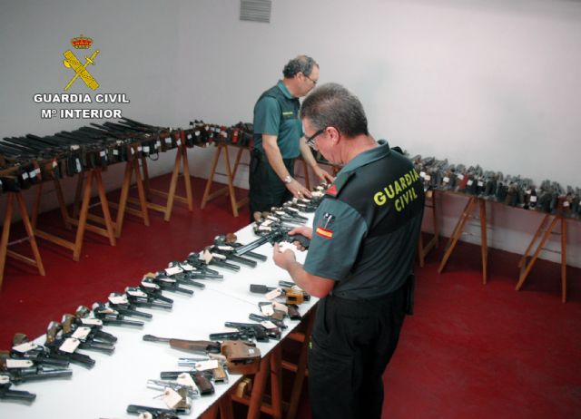 La Guardia Civil da recomendaciones a los titulares de licencias de armas con armas activas en su poder - 1, Foto 1