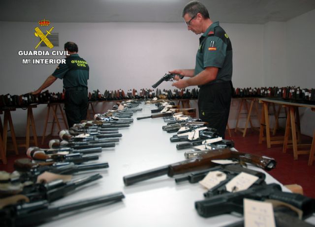 La Guardia Civil da recomendaciones a los titulares de licencias de armas con armas activas en su poder - 2, Foto 2