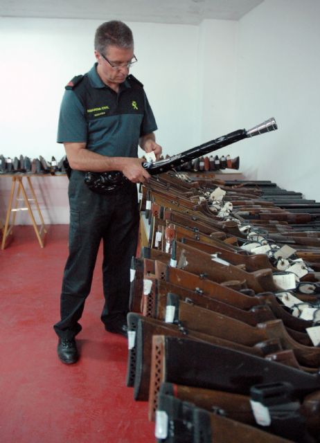 La Guardia Civil da recomendaciones a los titulares de licencias de armas con armas activas en su poder - 4, Foto 4