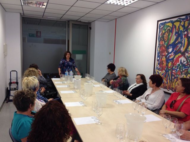 Más de medio centenar de mujeres participan en el viaje de convivencia organizado por la Concejalía de Igualdad al Parque Minero de la Unión - 1, Foto 1