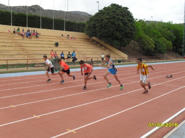 Los colegios Reina Sofa y La Cruz participaron en la Final Regional de Atletismo de Deporte Escolar, celebrada en Lorca - 8