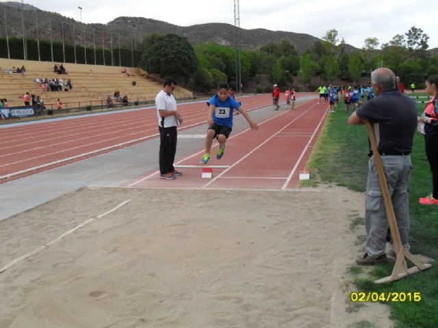 Los colegios Reina Sofa y La Cruz participaron en la Final Regional de Atletismo de Deporte Escolar, celebrada en Lorca - 12