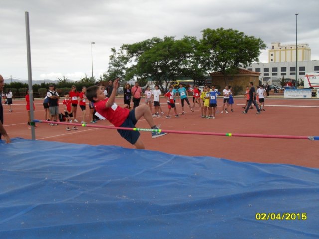 Los colegios Reina Sofa y La Cruz participaron en la Final Regional de Atletismo de Deporte Escolar, celebrada en Lorca - 13