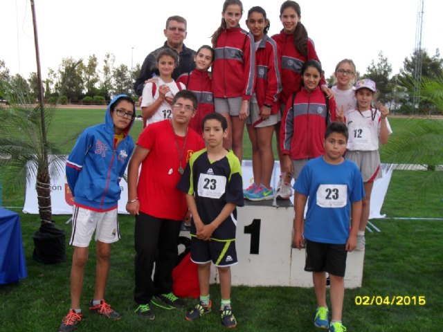 Los colegios Reina Sofa y La Cruz participaron en la Final Regional de Atletismo de Deporte Escolar, celebrada en Lorca - 16