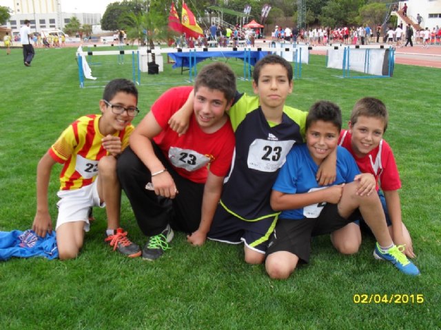 Los colegios Reina Sofa y La Cruz participaron en la Final Regional de Atletismo de Deporte Escolar, celebrada en Lorca - 17