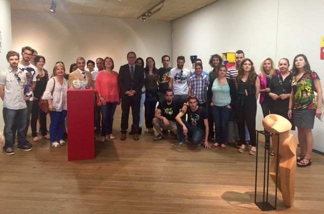 Alrededor de un centenar de alumnos de la Escuela de Arte de Murcia muestran sus creaciones en el Archivo General - 1, Foto 1