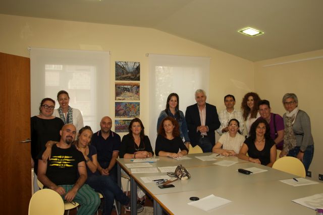 Personal del Ayuntamiento aprende lengua de signos - 1, Foto 1