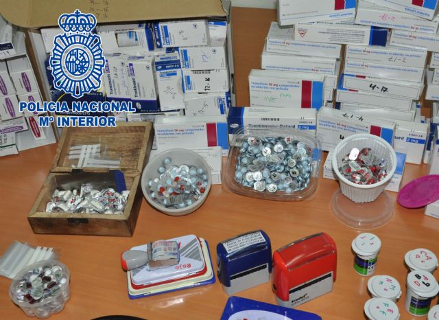 La Policía Nacional detiene a dos personas que falsificaban recetas para adquirir medicamentos y revenderlos ilícitamente - 1, Foto 1