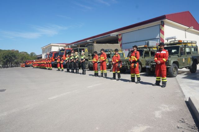 La Unidad Militar de Emergencias (UME) presenta en las instalaciones del BIEM III (Bétera) la campaña de lucha contra incendios forestales 2015 - 1, Foto 1