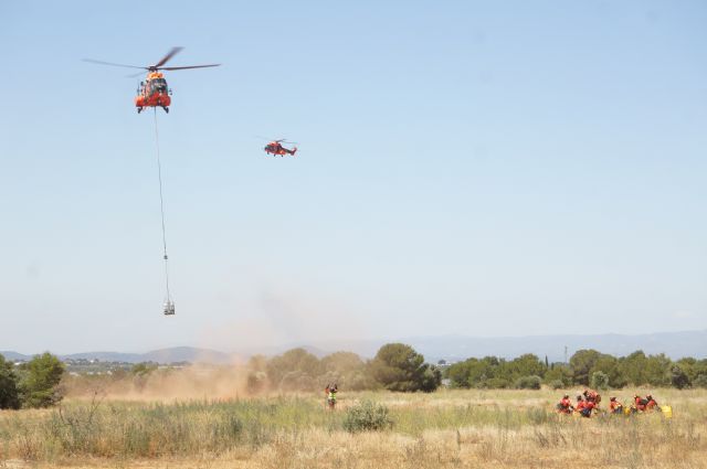 La Unidad Militar de Emergencias (UME) presenta en las instalaciones del BIEM III (Bétera) la campaña de lucha contra incendios forestales 2015 - 2, Foto 2