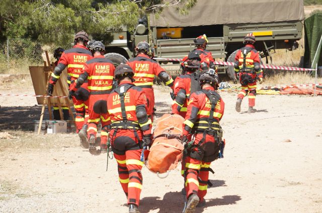 La Unidad Militar de Emergencias (UME) presenta en las instalaciones del BIEM III (Bétera) la campaña de lucha contra incendios forestales 2015 - 5, Foto 5