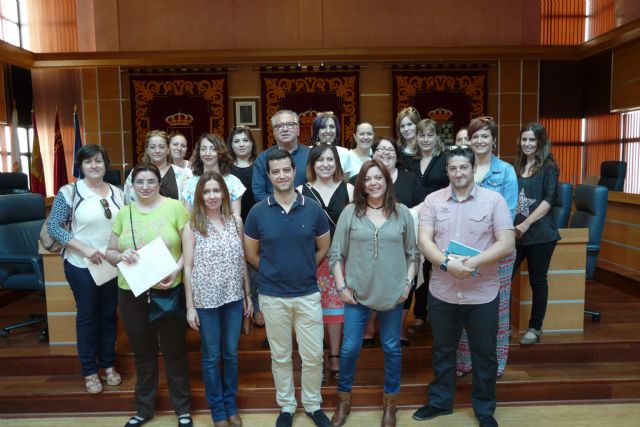 El Ayuntamiento de Molina de Segura y asociaciones de madres y padres de alumnos de 19 centros docentes firman convenios para realización de actividades extraescolares - 1, Foto 1