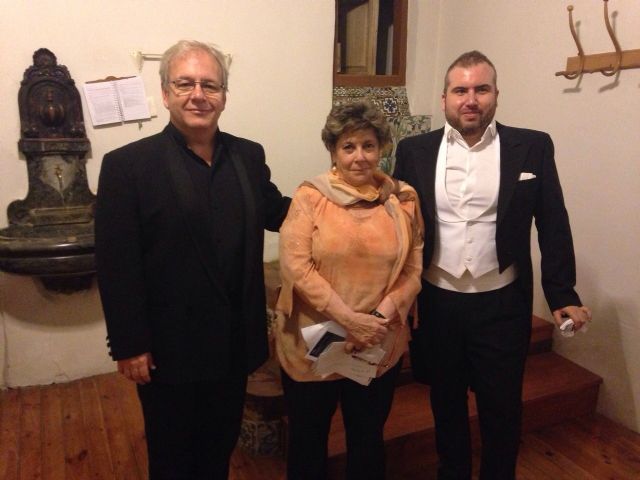 La periodista Paloma Gómez Borrero vista el Teatro Vico con el concierto gratuito por el V centenario del nacimiento de Santa Teresa - 4, Foto 4