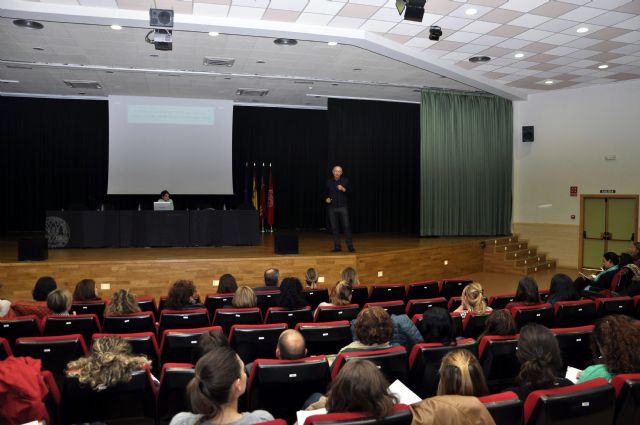 Casi 150 docentes de cooperativas de enseñanza analizan nuevas técnicas pedagógicas en Educación Infantil - 1, Foto 1