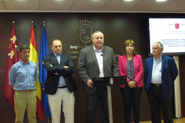 Fomento ofrece ayudas al transporte para las personas con discapacidad intelectual - 1, Foto 1