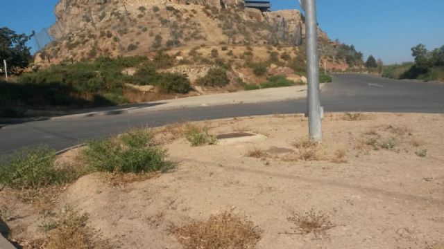 El PSOE denuncia el estado en el que se encuentran las inmediaciones de la Iglesia de San Juan y Cuesta de la Velica - 1, Foto 1