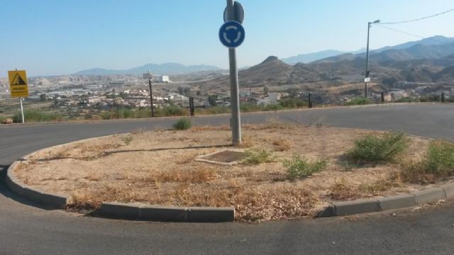 El PSOE denuncia el estado en el que se encuentran las inmediaciones de la Iglesia de San Juan y Cuesta de la Velica - 3, Foto 3