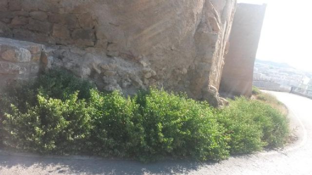 El PSOE denuncia el estado en el que se encuentran las inmediaciones de la Iglesia de San Juan y Cuesta de la Velica - 4, Foto 4