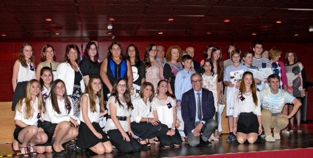 Más de un centenar de niños hospitalizados o convalecientes en sus domicilios participan en el certamen de relatos ´En mi verso soy libre´ - 1, Foto 1