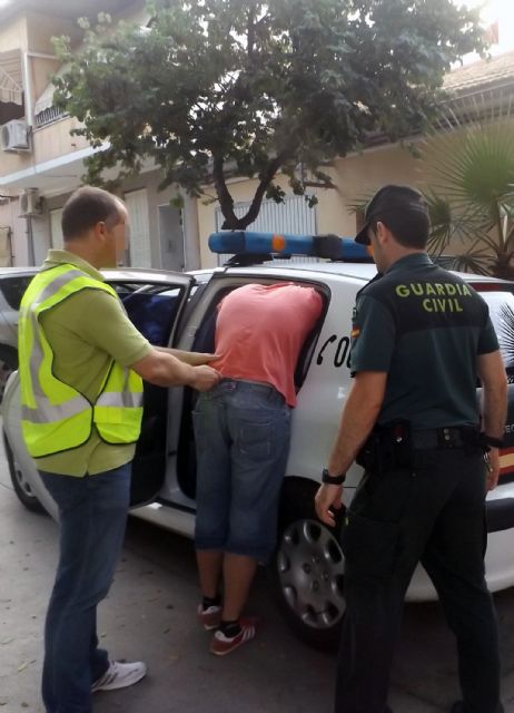 La Guardia Civil detiene a un joven relacionado con una treintena de robos en vehículos y garajes - 1, Foto 1
