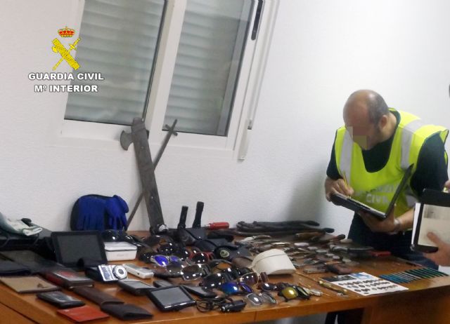 La Guardia Civil detiene a un joven relacionado con una treintena de robos en vehículos y garajes - 3, Foto 3