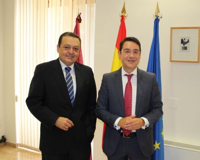 Comunidad y Croem acuerdan difundir la realización de prácticas de jóvenes en empresas de la Región - 1, Foto 1