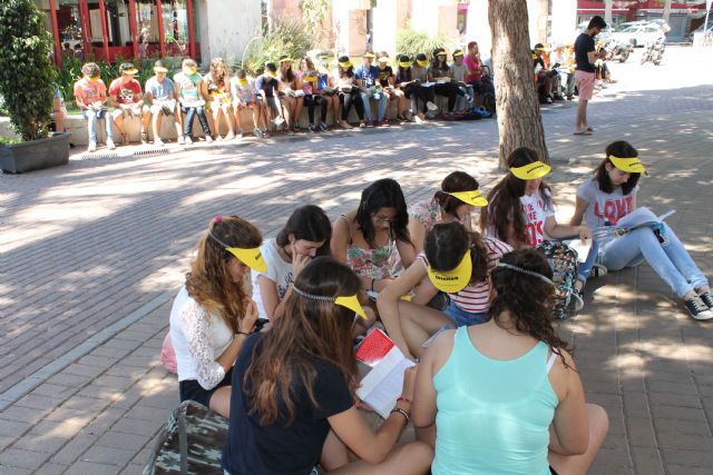 La Plaza Juan XXIII se convierte en punto de lectura gracias al MandaracheBookmob - 3, Foto 3