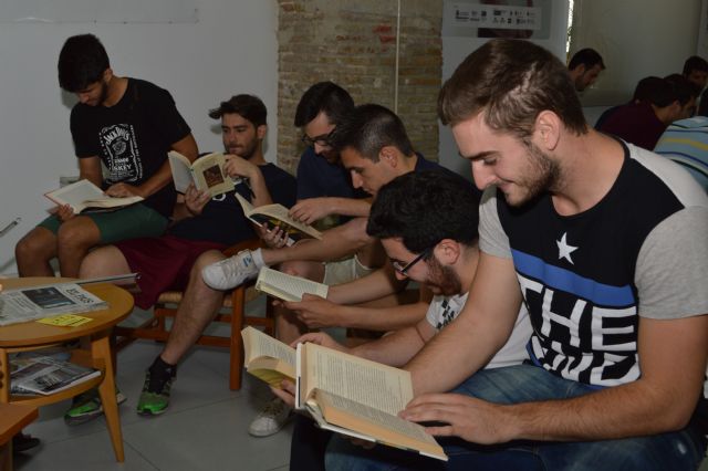 Lectura colectiva en la UPCT por los 10 años del Premio Mandarache - 1, Foto 1