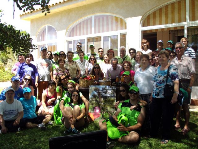 Un grupo de 50 vecinos visitan la Estación Depuradora y un huerto ecológico dentro del programa de la Semana del Medio Ambiente - 1, Foto 1