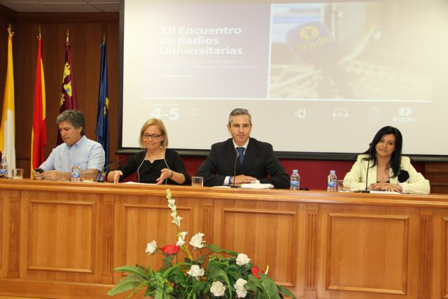 El problema de las radios universitarias es que todavía no pueden emitir por FM - 1, Foto 1