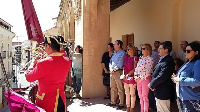 La Plaza de España acoge el Toque de Cabildos y la Marcha de Ministriles que convocan la procesión del Corpus Christi 15 - 1, Foto 1